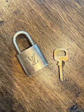 Louis Vuitton Vintage Brass Lock and Key Set for Keepall or Speedy Bag # 318